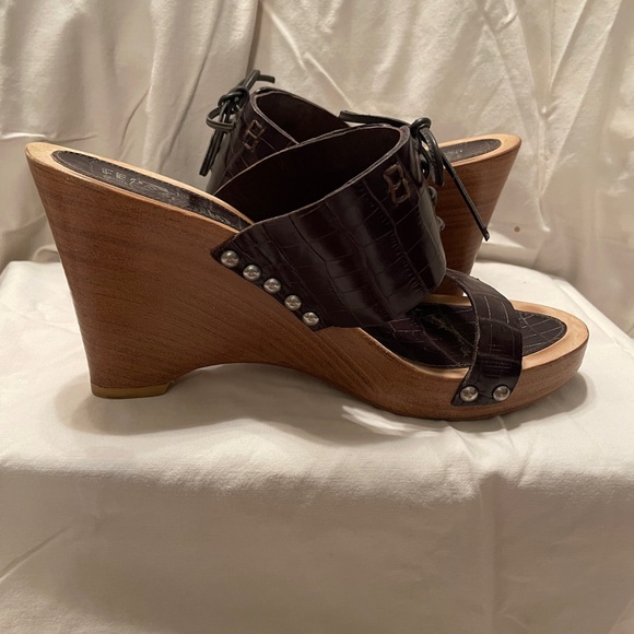 Salvatore Ferragamo wedge sandals size 9 - Picture 6 of 7